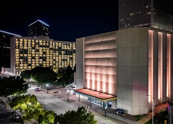Hyatt Regency Downtown Hotel 3*