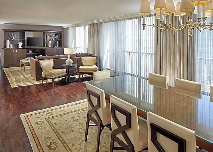 Hyatt Regency Downtown 3*